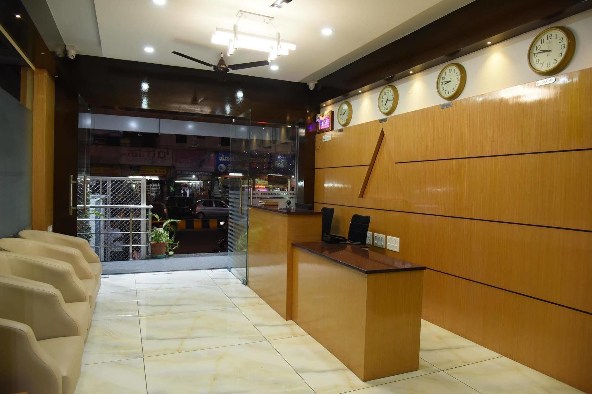 Capital O 76622 Hotel Raama Grand Mysore Ngoại thất bức ảnh